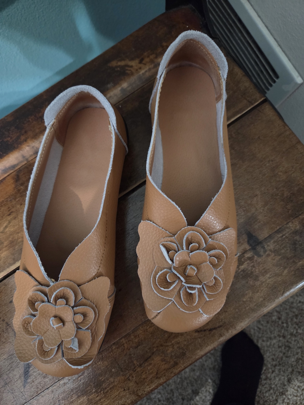 Women’s Tan Floral Leather Slip-On Flats